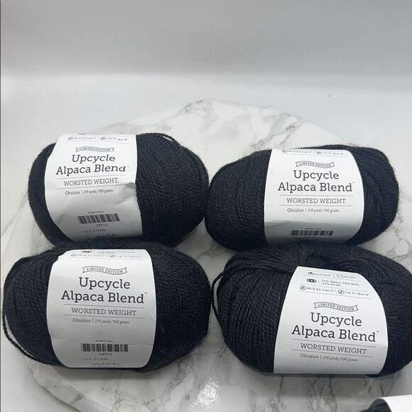 UPCYCLE ALPACA BLEND Worsted Weight Obsidian Yarn- 219 yards each lot of 4 - Picture 1 of 3